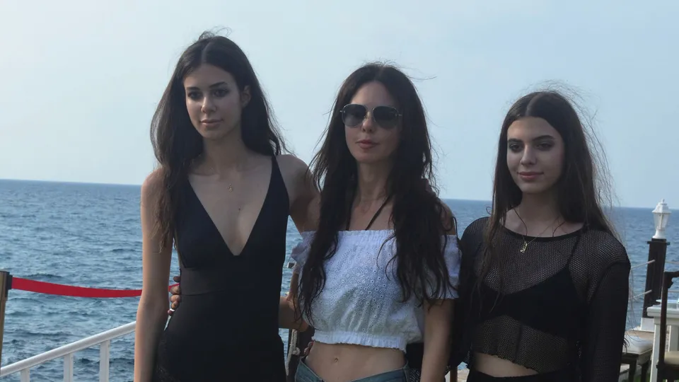 Defne Samyeli'nin kızlarından farkı yok
