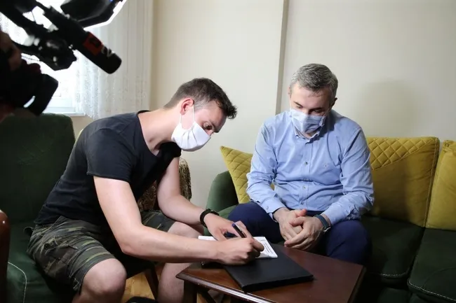 AK Parti’ye 106 bin 155 yeni üye! Her 3 seçmeden 1’i 30 yaş altı