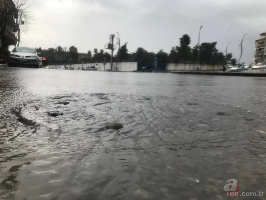 Şanlıurfa’da şiddetli sağanak sonrası sel! Korkunç görüntüler... Belediye Başkanı son durumu A Haber'de anlattı 13