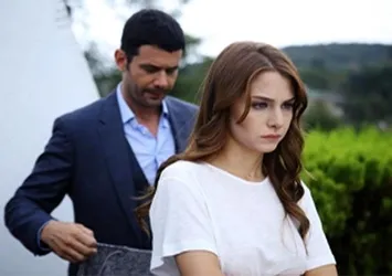 Keremcem ve Ezgi Asaroğlu ayrıldı