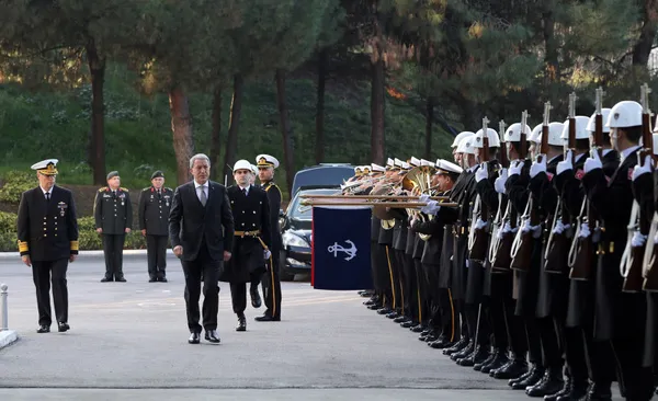 son-dakika-milli-savunma-bakani-hulusi-akardan-yunanistana-sert-mesaj-hakkimizi-cignetmeyecegiz-1673251870046.jpg Son dakika: Milli Savunma Bakanı Hulusi Akar'dan Yunanistan'a sert mesaj: Hakkımızı çiğnetmeyeceğiz - 3