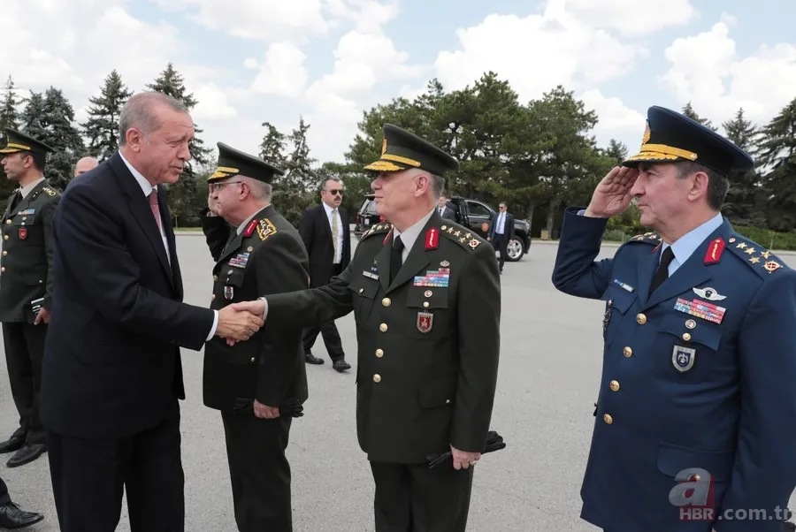Erdoğan başkanlığında Yüksek Askeri Şura üyeleri Anıtkabir'i ziyaret etti 14