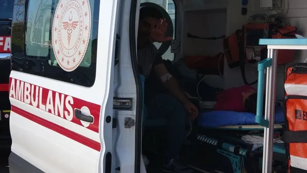 sancaktepede-kaputu-acilan-taksi-trafigi-birbirine-katti-3-arac-kazaya-karisti-8-yarali-1664111692245.jpg Sancaktepe’de kaputu açılan taksi trafiği birbirine kattı! 3 araç kazaya karıştı: 8 yaralı - 5