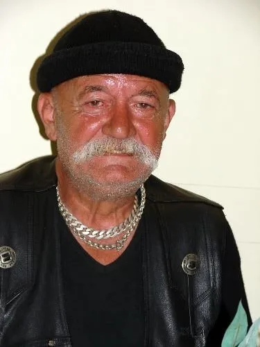 Sümer Tilmaç kimdir?