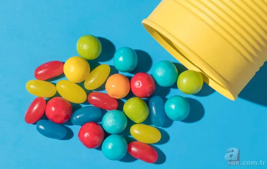 Sakızı yutarken 2 kere düşüneceksiniz! Sindirmek yerine vücudunuz bunu yapıyor 6