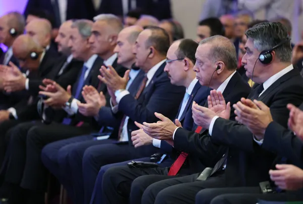 Son dakika: Başkan Erdoğan Balkanlar ziyareti sonrası uçakta basın mensuplarının sorularını yanıtladı