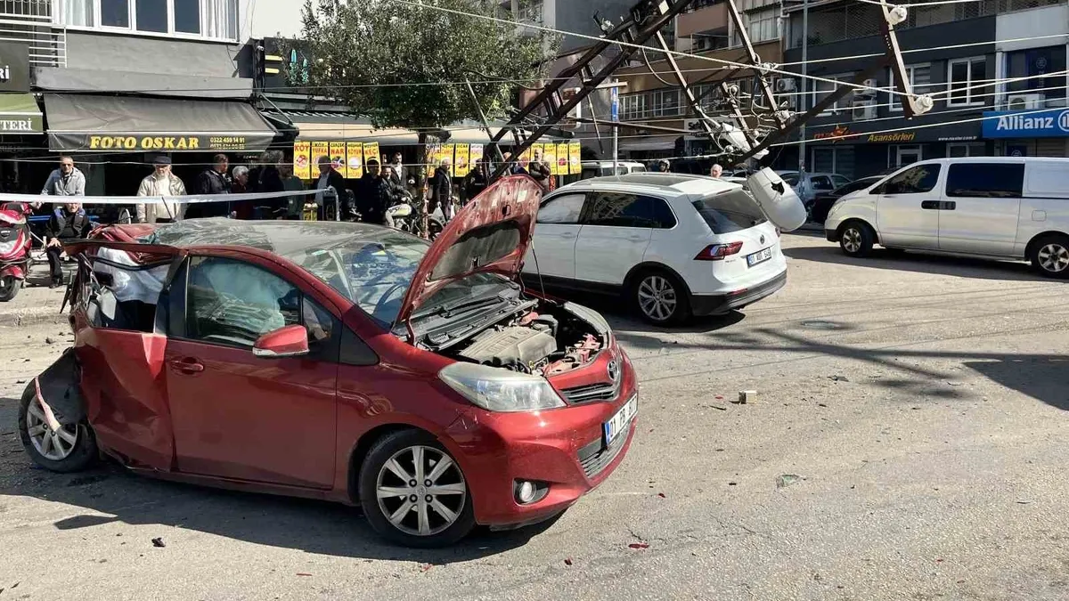 Adana'da zincirleme trafik kazası: 2 yaralı