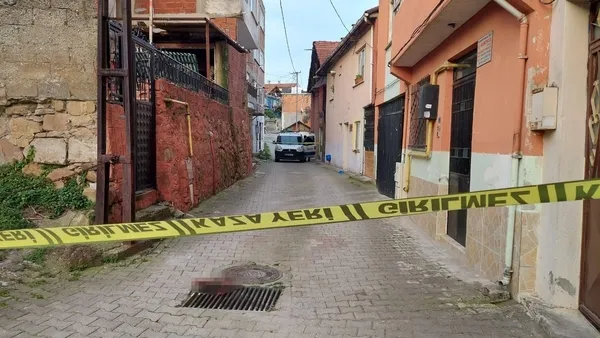 esini-oldurdu-sozleri-kan-dondurdu-bize-buyu-yapildi-asilmak-istiyorum-1677652822512.jpg Eşini öldürdü sözleri kan dondurdu: Bize büyü yapıldı asılmak istiyorum - 3