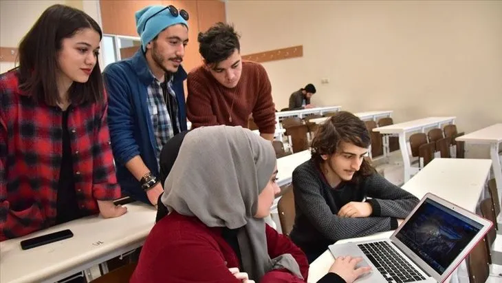 Üniversiteler bu yıl açılacak mı? 2021-2022 üniversitelerde yüz yüze eğitim olacak mı? YÖK son gelişmeler...