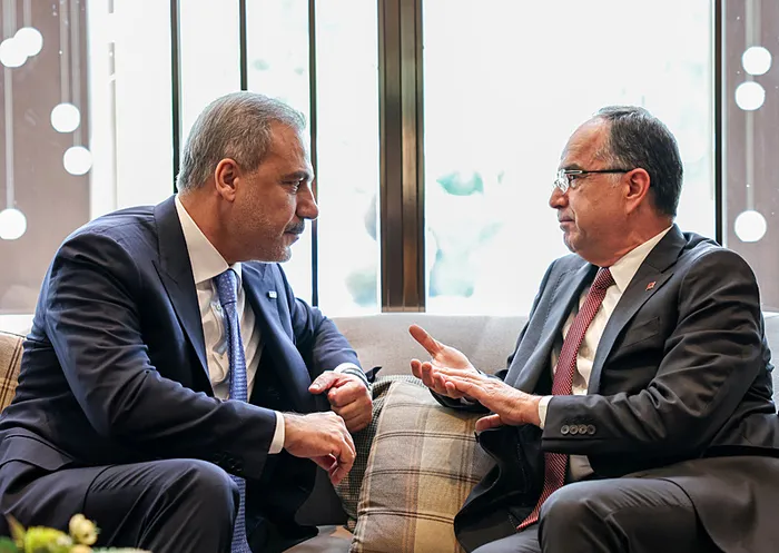 disisleri-bakani-hakan-fidan-arnavutluk-cumhurbaskani-begay-ile-gorustu-1718291193422.jpg Dışişleri Bakanı Hakan Fidan'dan Üsküp'te peş peşe diplomasi trafiği! - 1