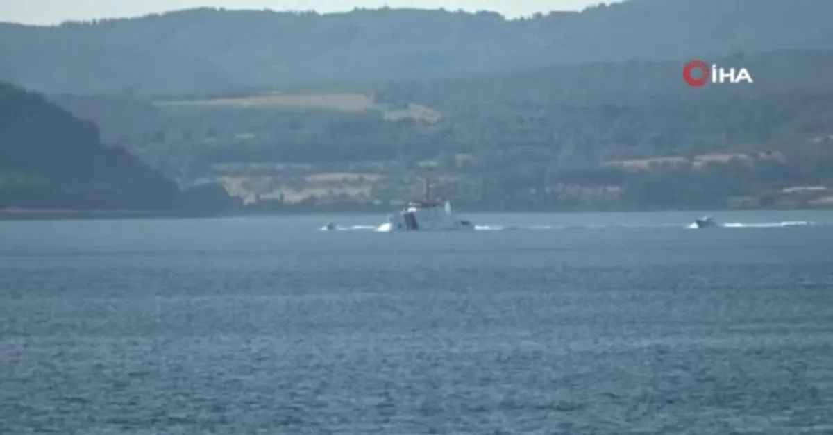 Romanya ve Rus savaş gemileri peş peşe Çanakkale Boğazı’ndan geçti