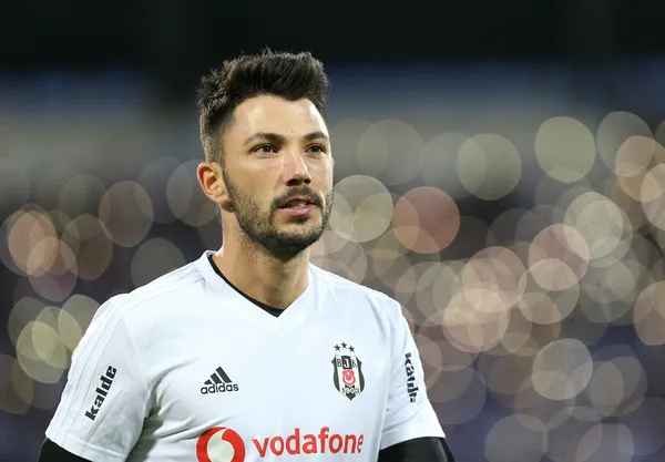 Beşiktaş’ta Tolgay Arslan süresiz kadro dışı bırakıldı