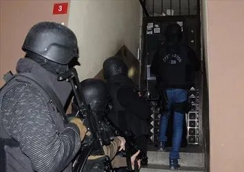 Uşak'ta 4 farklı isim kullanan kadın yakalandı