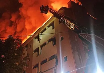 Malatya'da ağır hasarlı okulda yangın!