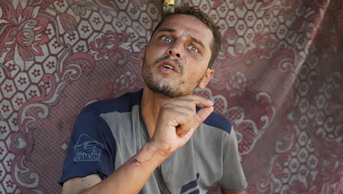 İsrail tarafından alıkonulan gencin görüntüsü tüm dünyanın hafızasına kazınmıştı! Bedir Dahlan ailesine kavuştu