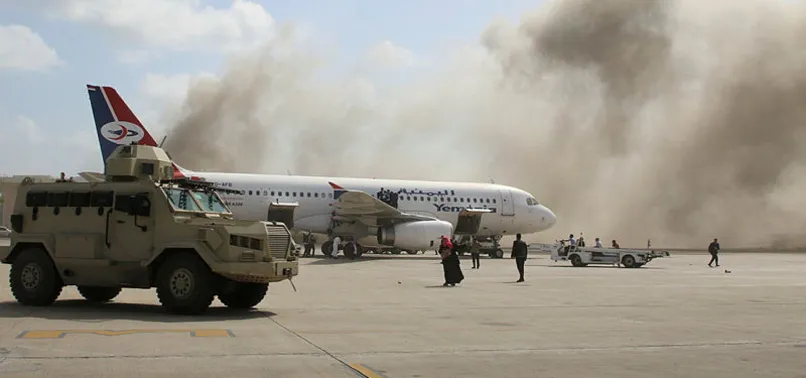 Son dakika: O ülkede hükümet kabine üyeleri uçaktan inerken havalimanı patladı