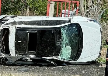 Ankara'da kontrolden çıkan araç takla attı: 2 yaralı