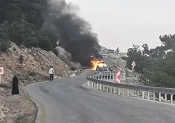 Mersin'de otomobil alev topuna döndü!