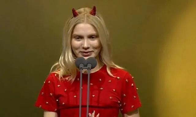 Aleyna Tilki’nin gözyaşları 45. Altın Kelebek Ödül Töreni’ne damga vurdu
