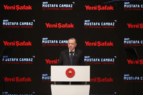 son-dakika-sehit-mustafa-cambaz-fotograf-yarismasi-odul-toreni-baskan-erdogandan-onemli-aciklamalar-1654894205949.jpg Son dakika: Şehit Mustafa Cambaz Fotoğraf Yarışması Ödül Töreni | Başkan Erdoğan'dan önemli açıklamalar - 1