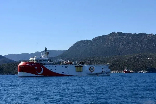 Oruç Reis Demre’den ayrıldı