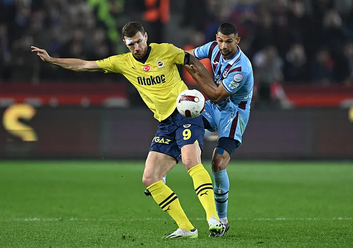 Fenerbahçe’de Edin Dzeko’ya bomba teklif! Yeni takımında paraya para demeyecek! Ayrılık zamanı...