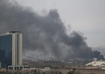 Ankara'da 2 katlı binada yangın paniği!