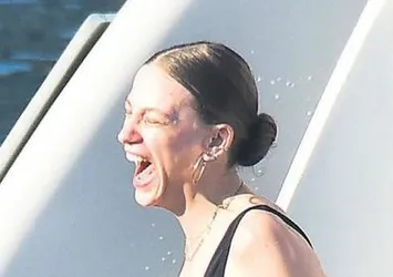 Serenay Sarıkaya'nın mutluluk gözyaşları