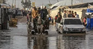 İsrail’in inşa ettiği duvarı şiddetli yağış yıktı