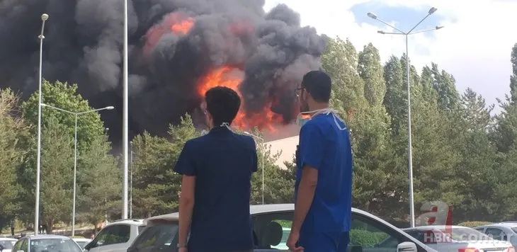Erzurum Atatürk Üniversitesi yemekhanesinde yangın çıktı! A Haber olay yerinde!