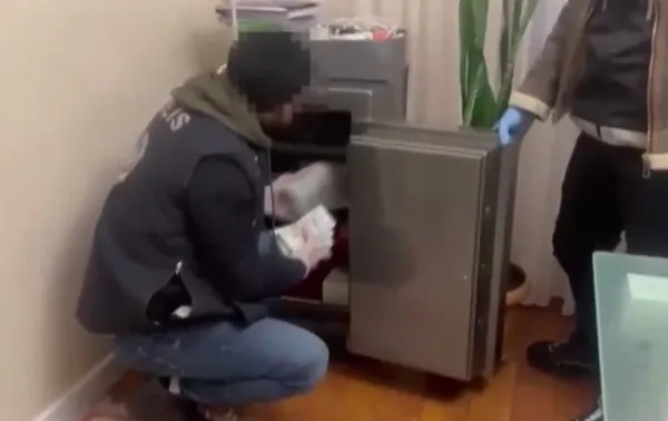 İzmir’de KARTEL-6 operasyonu! Yasa dışı bahise geçit yok! Suç örgütü lideri İzmir’de yakalandı...