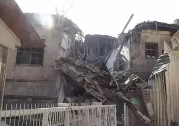 Çorum'da iki katlı metruk bina çöktü