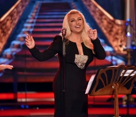 muazzez-ersoydan-samimi-itiraf-annemin-aldigi-altin-bilezikleri-bozdurup-sahne-kiyafeti-aldim-1637497914108.jpg Muazzez Ersoy’dan samimi itiraf: Annemin aldığı altın bilezikleri bozdurup sahne kıyafeti aldım! - 3