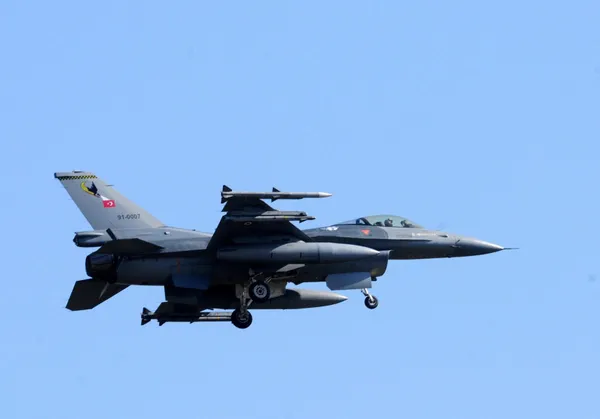 son-dakika-egede-yunan-jetlerine-mudahale-3-gunde-30-kez-turk-hava-sahasi-ihlal-edildi-1651222562904.jpg Son dakika: Ege'de Yunan jetlerine müdahale! 3 günde 30 kez Türk Hava Sahası ihlal edildi - 5