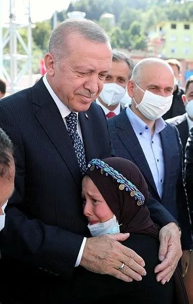 1630790326676.jpg 11 yaşındaki Fatma Zehra Günaydın Erdoğan'ın yanına gidebilmek için gözyaşlarını tutamadı: Çok duygulandım - 2