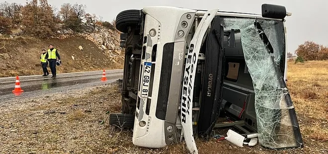 Konya'da okul servisi devrildi: 29 yaralı
