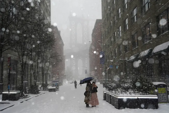 abdde-kar-firtinasi-hayati-durdurdu-10-bini-askin-ucus-iptal-1769359857125.jpg Fotoğraf (Reuters)