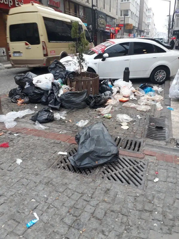 CHP'li Avcılar Belediyesi'nde çöp dağları - 3