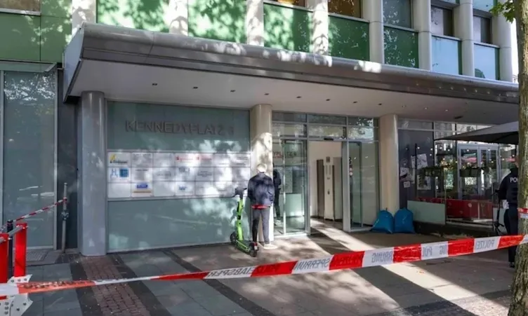 Elektrikli scooterla firar: Türk uyuşturucu baronu Avrupa'yı ayağa kaldırdı! - 1