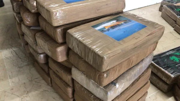 muz-yuklu-konteynerden-463-kilo-kokain-cikti-1624432069020.jpg Muz yüklü konteynerden 463 kilo kokain çıktı - 2