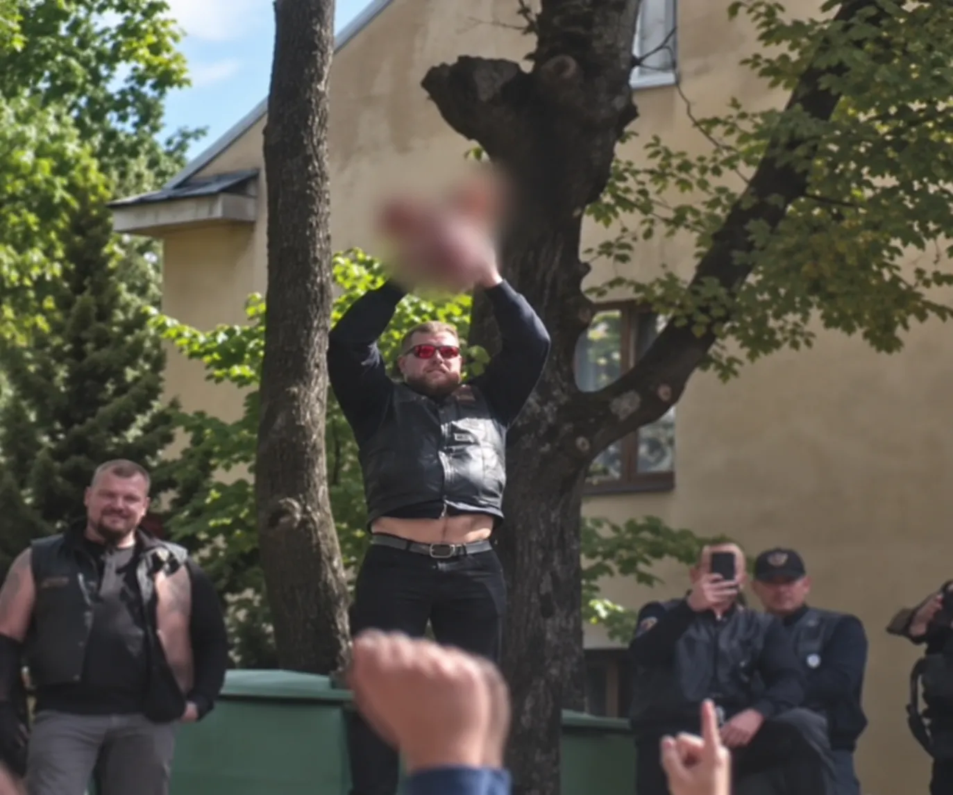 Litvanya'da Cami Önünde İslam Karşıtı Gösteri Düzenlendi