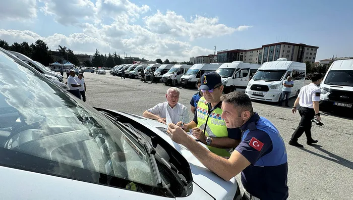 İstanbul'da öğrenci servislerine denetim - 1