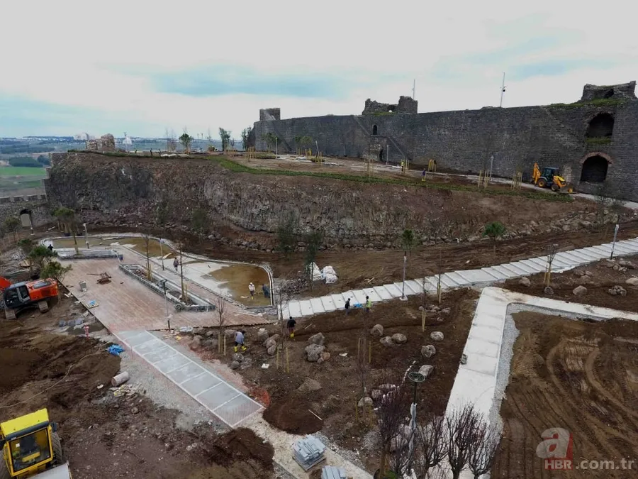 Devlet, Sur'u yeniden inşa ediyor 18