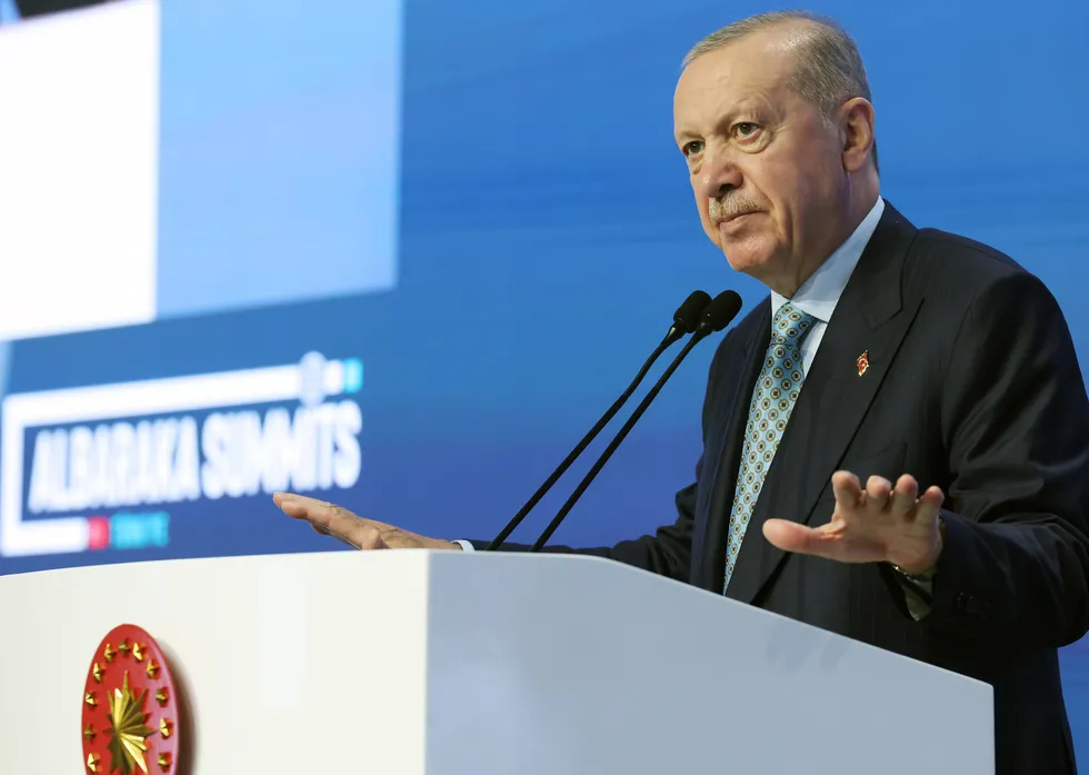 baskan-erdogandan-3-dunya-islam-ekonomisi-zirvesinde-pes-pese-mujdeler-emlak-katilimi-halka-arz-edecegiz-1780667100725.jpg Başkan Erdoğan'dan 3. Dünya İslam Ekonomisi Zirvesi'nde peş peşe müjdeler: Emlak Katılım'ı halka arz edeceğiz - 1