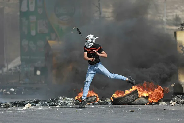 İran Dini Lideri Ayetullah Ali Hamaney Filistin direniş gruplarını kutladı! Filistin halkı kıyamda...