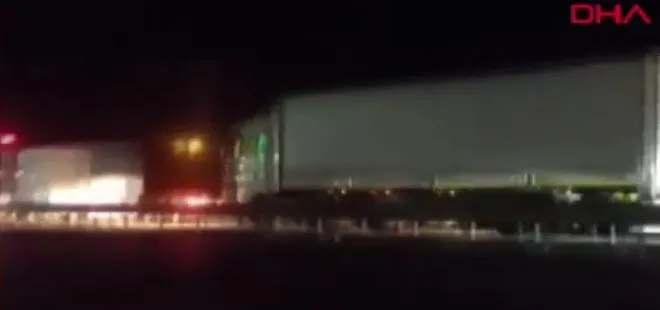 Sakarya'daki yangın nedeniyle D-650 karayolu trafiğe kapatıldı
