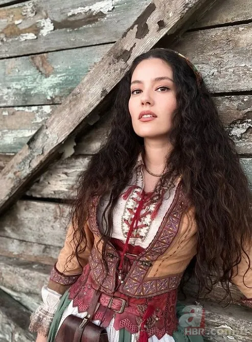 Ben Bu Cihana Sığmazam’ın Firuze’si Pelin Akil'in eşi bakın kim çıktı! Meğer hepimiz tanıyormuşuz... O da oyuncu çıktı 4