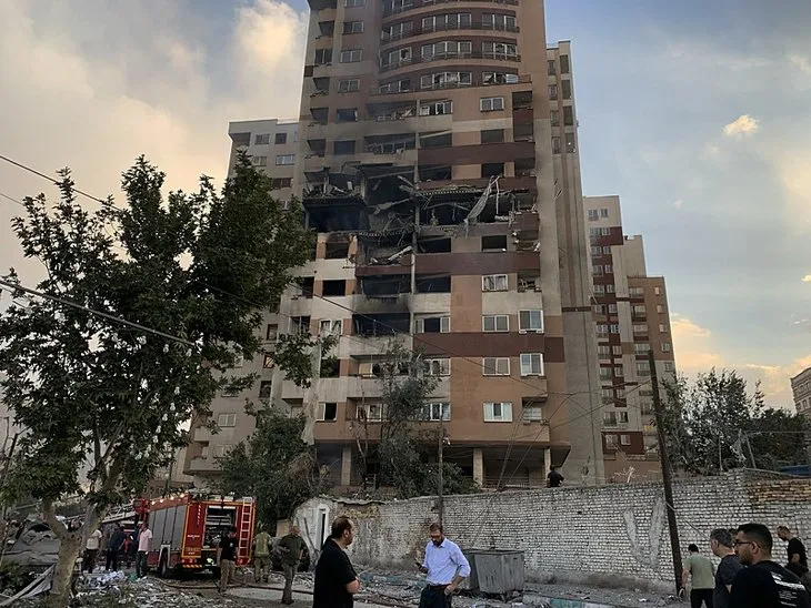 İsrail İran’ı vurdu! Saldırının izleri gün ağarınca ortaya çıktı