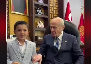 BAHÇELİ'YE MAKAMINDA ŞİİR SÜRPRİZİ