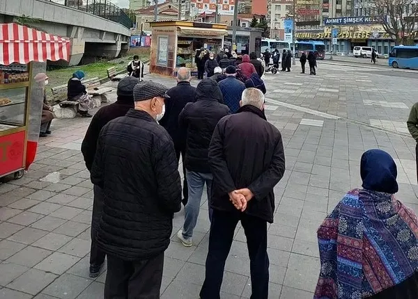 halk-ekmekten-tepki-ceken-karar-ekmek-uretmiyor-makam-araci-aliyor-1669646372300.jpeg Ekmek üretmiyor makam aracı alıyor: Halk Ekmek'ten tepki çeken karar - 10